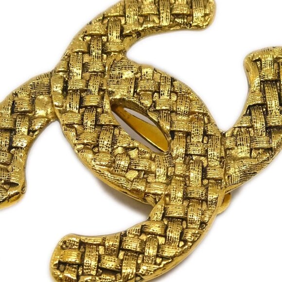 Chanel Gold CC Earrings Clip-On - Picture 7 of 9